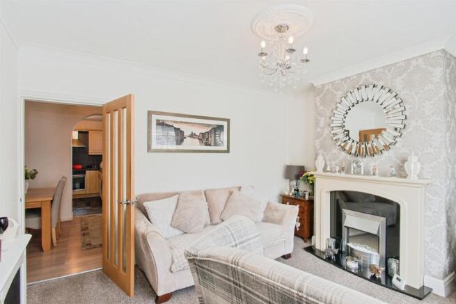 3 bed Terraced for sale Image 5