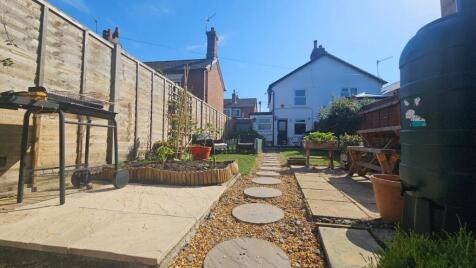 Kings Road, Farncombe, GU7
