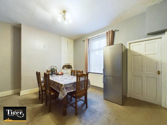 CAM02176G0-PR0483...