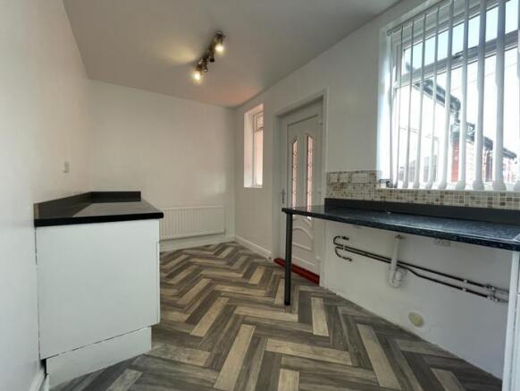 3 bed House to rent Image 5
