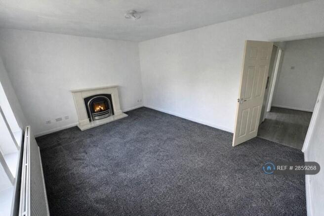 4 bed Bungalow to rent Image 12