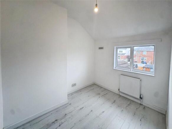 3 bed Terraced to rent Image 8