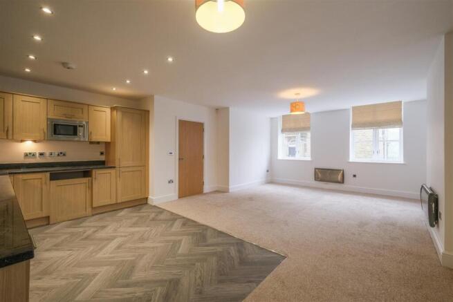2 bed Apartment for sale Image 9