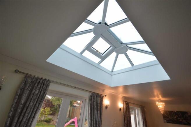 Roof window