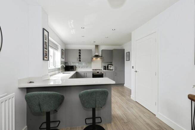 4 bed Detached for sale Image 4