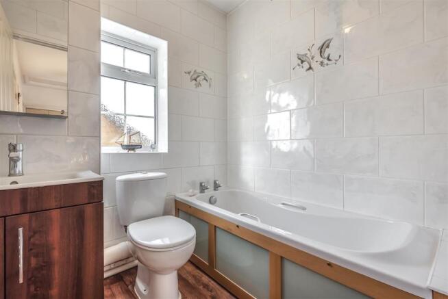 Bathroom.jpg