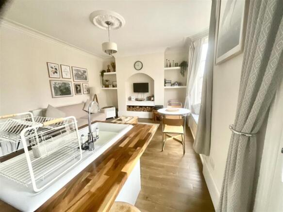 1 bed Flat to rent Image 11