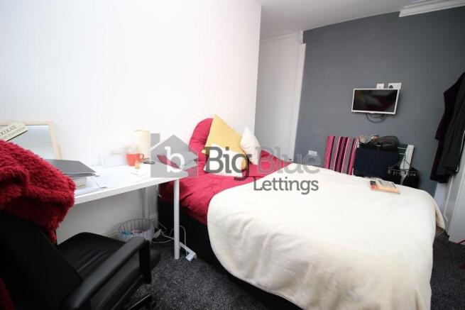 5 bed House Share to rent Image 11