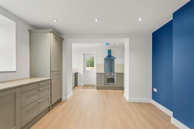 8 Bridle Road-08.jpg