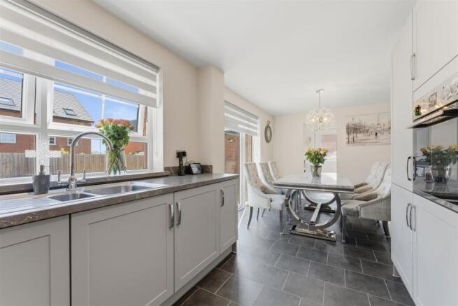 Kitchen/Breakfast Room