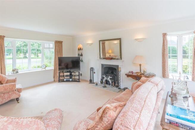 8304187-interior12.jpg