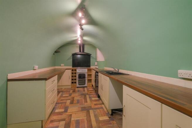 3 bed Terraced for sale Image 5
