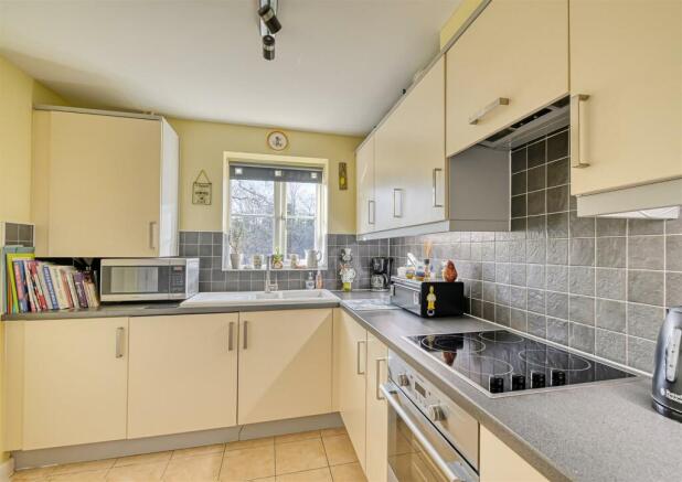 75 Rastrick Close-06.jpg