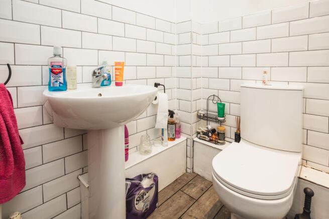 2 bed Flat for sale Image 12