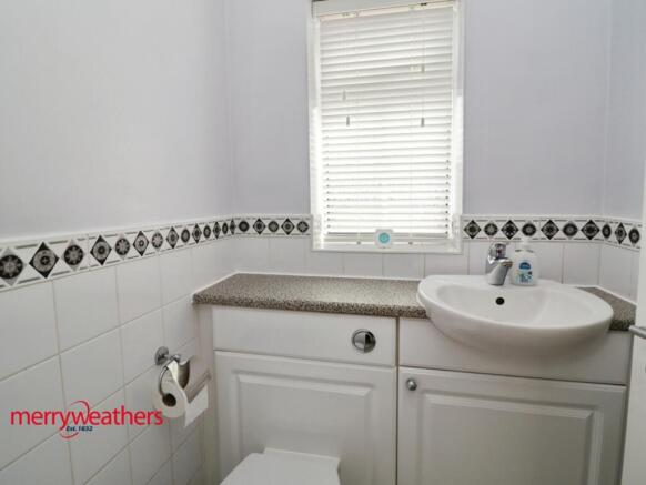 4 bed Detached for sale Image 9