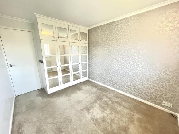 2 bed Semi-Detached to rent Image 8