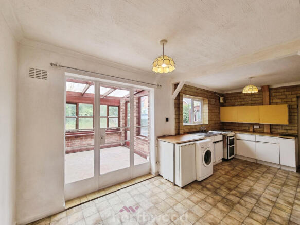 3 bed Semi-Detached for sale Image 5