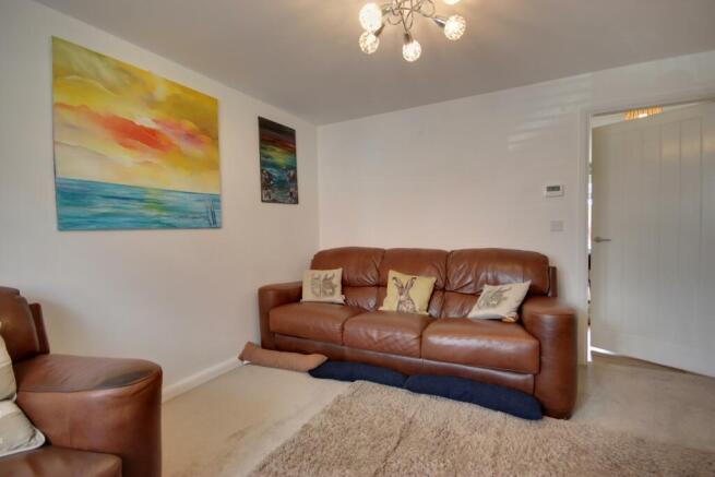 3 bed Semi-Detached for sale Image 10