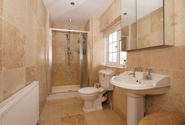 Master Bedroom En...