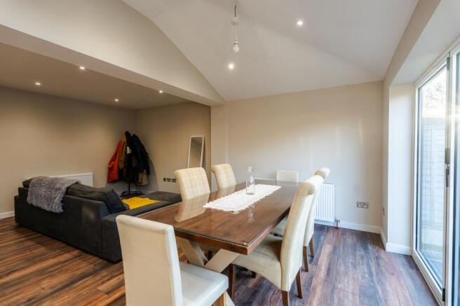 4 bed Semi-Detached for sale Image 7