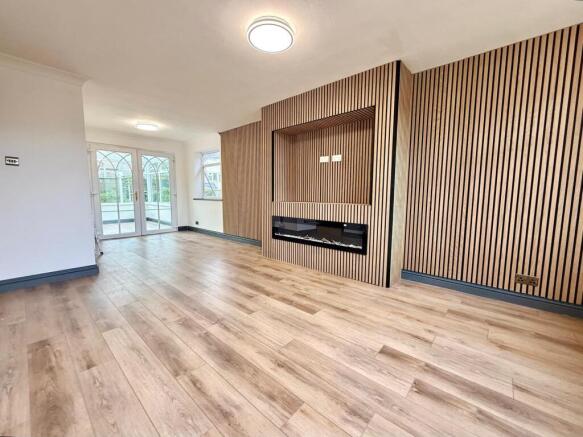 4 bed Detached to rent Image 5