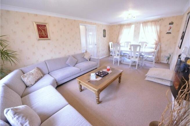 Lounge/Dining Room