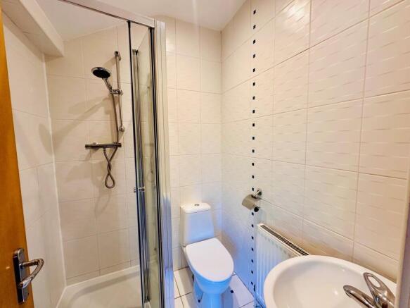 2 bed Flat to rent Image 7