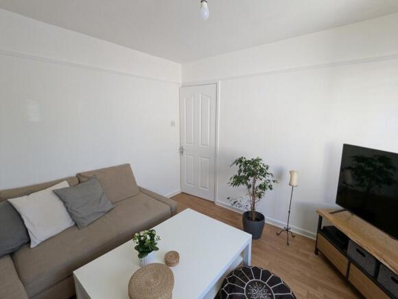 3 bed Semi-Detached for sale Image 7