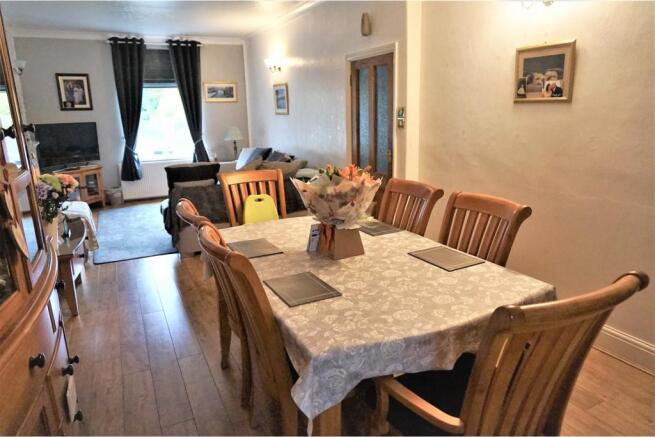 Lounge/Dining Room