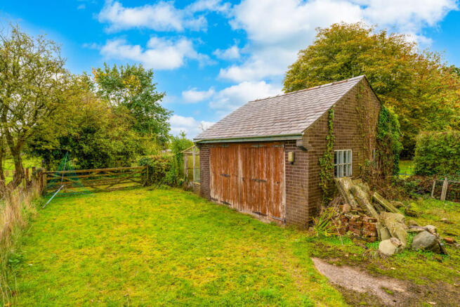 Detached Garage
