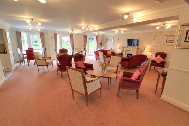 Owners Lounge.jpg