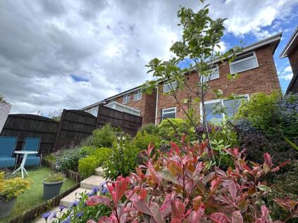 Field Rise, Burton-on-Trent, DE13