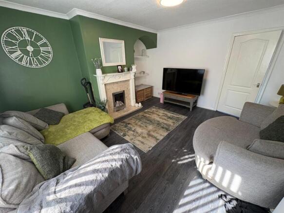 3 bed Town House for sale Image 5