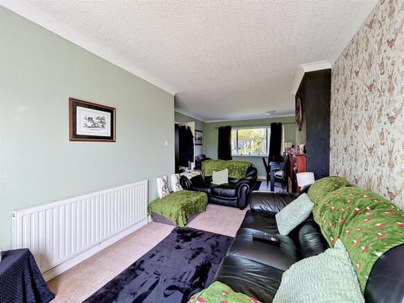 3 bed House for sale Image 8