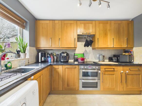 CAM02136G0-PR0550-STILL009