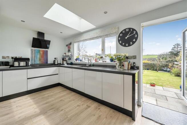 Julian Rd Kitchen.jpg