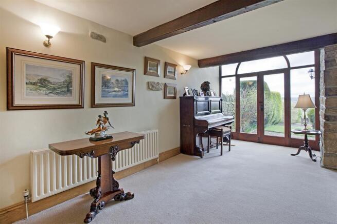 LIVING ROOM IMAGE TWO