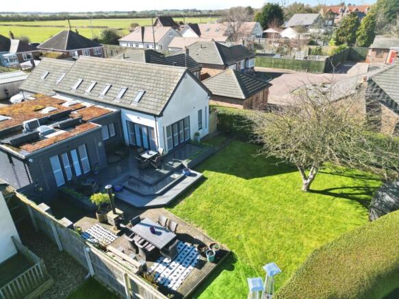 4 bed Detached for sale Image 5