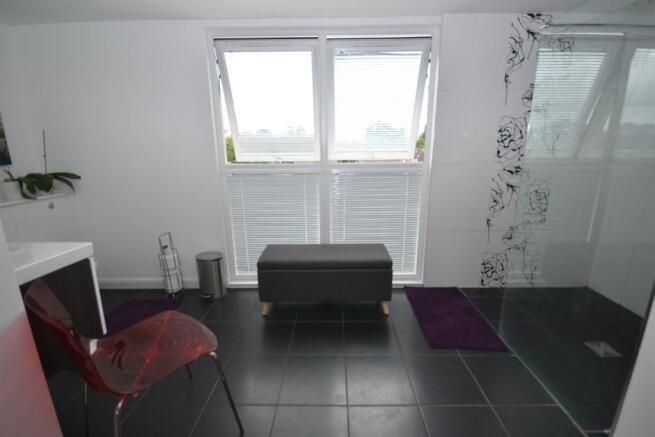 Ensuite to Master Be