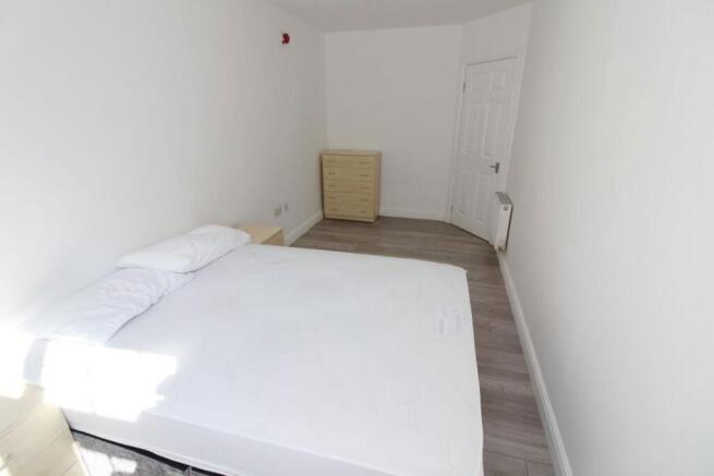2 bed Flat to rent Image 6