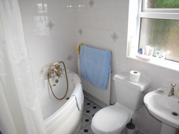 5942 bath.jpg
