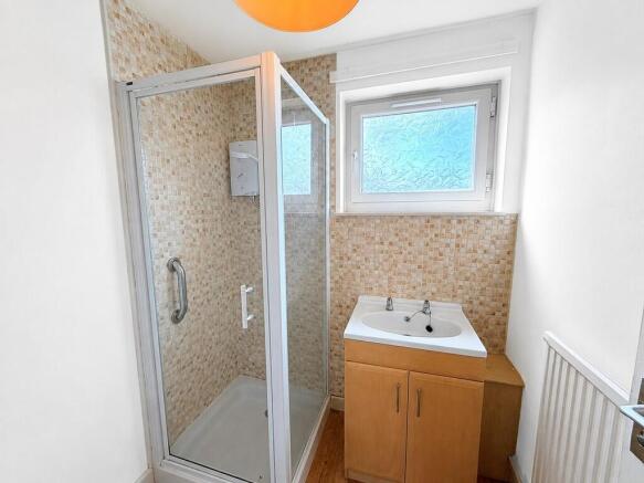 3 bed End of Terrace to rent Image 9