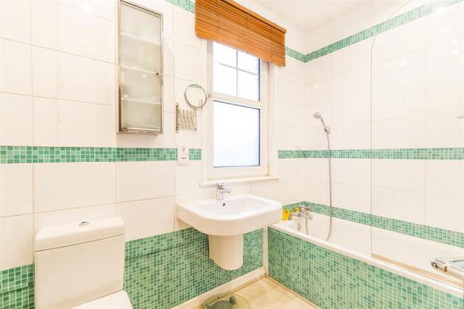 BL53 - bath.jpg
