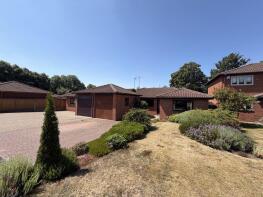 16, Linden Lea, Bedworth CV12 8UD