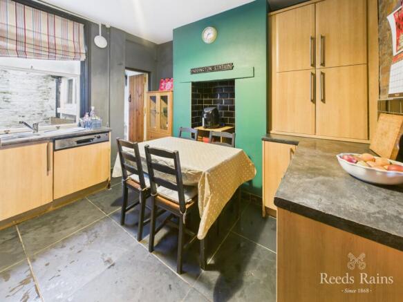 4 bed Terraced for sale Image 4