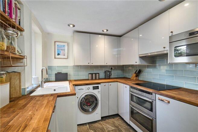 4 bed Terraced for sale Image 5