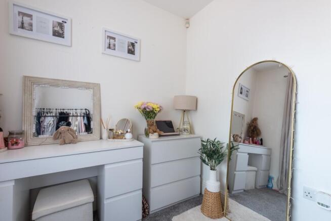 2 bed Flat for sale Image 12