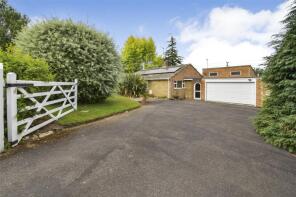 2, Crown Drive, Badshot Lea, Farnham GU9 9JN