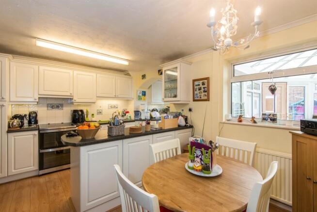 Kitchen / Dining Room