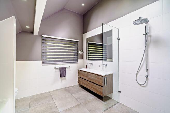 ensuite shower